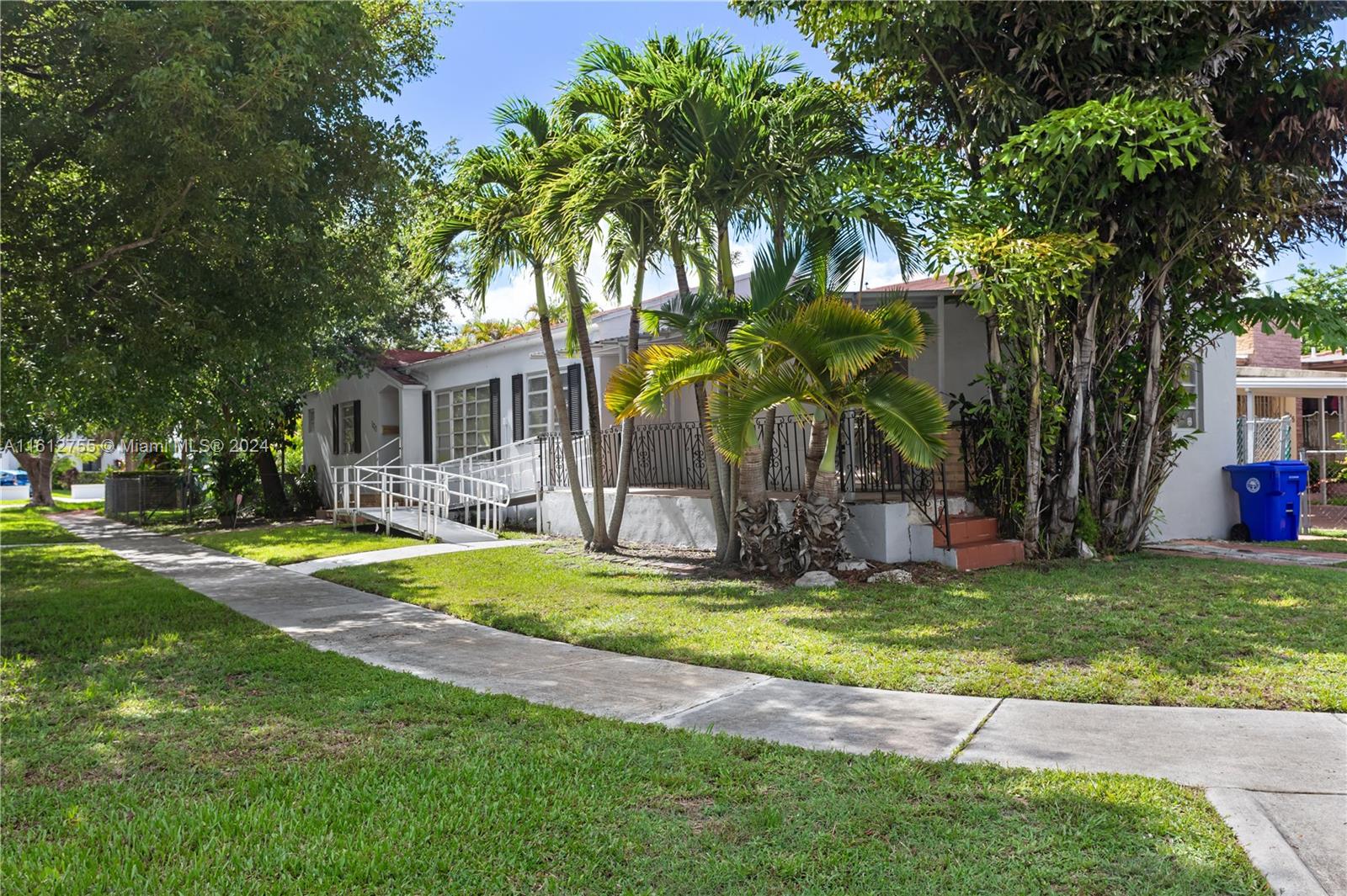 1170 SW 18th St