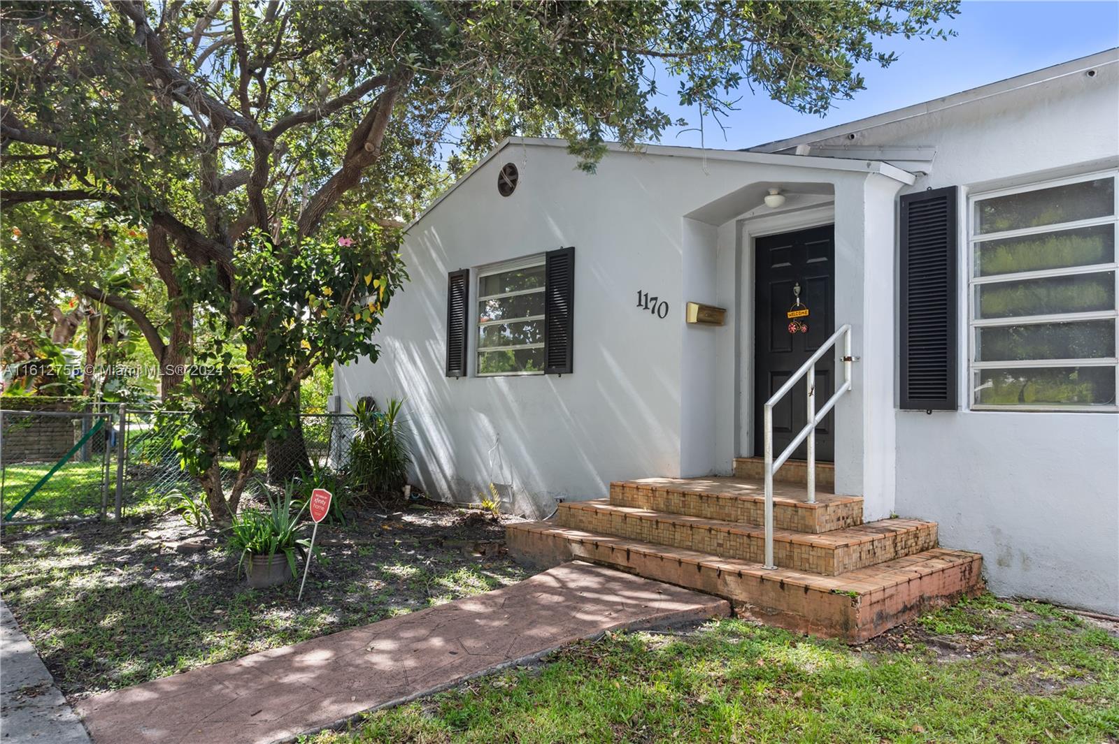 1170 SW 18th St
