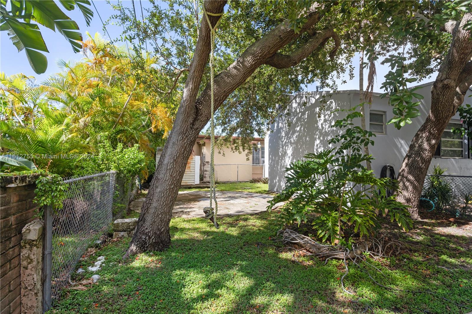 1170 SW 18th St