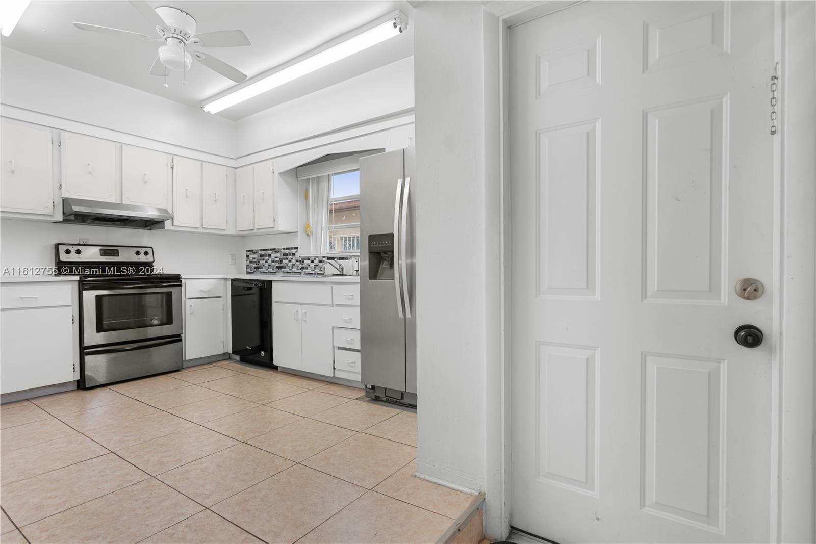 1170 SW 18th St