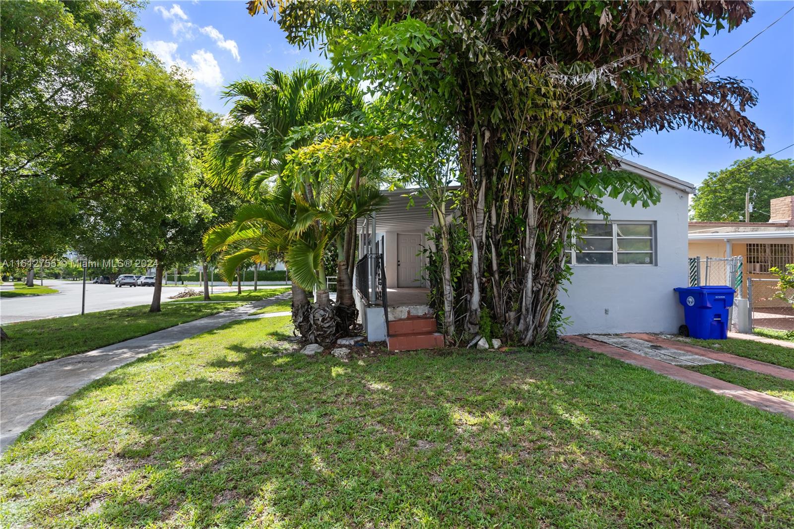 1170 SW 18th St