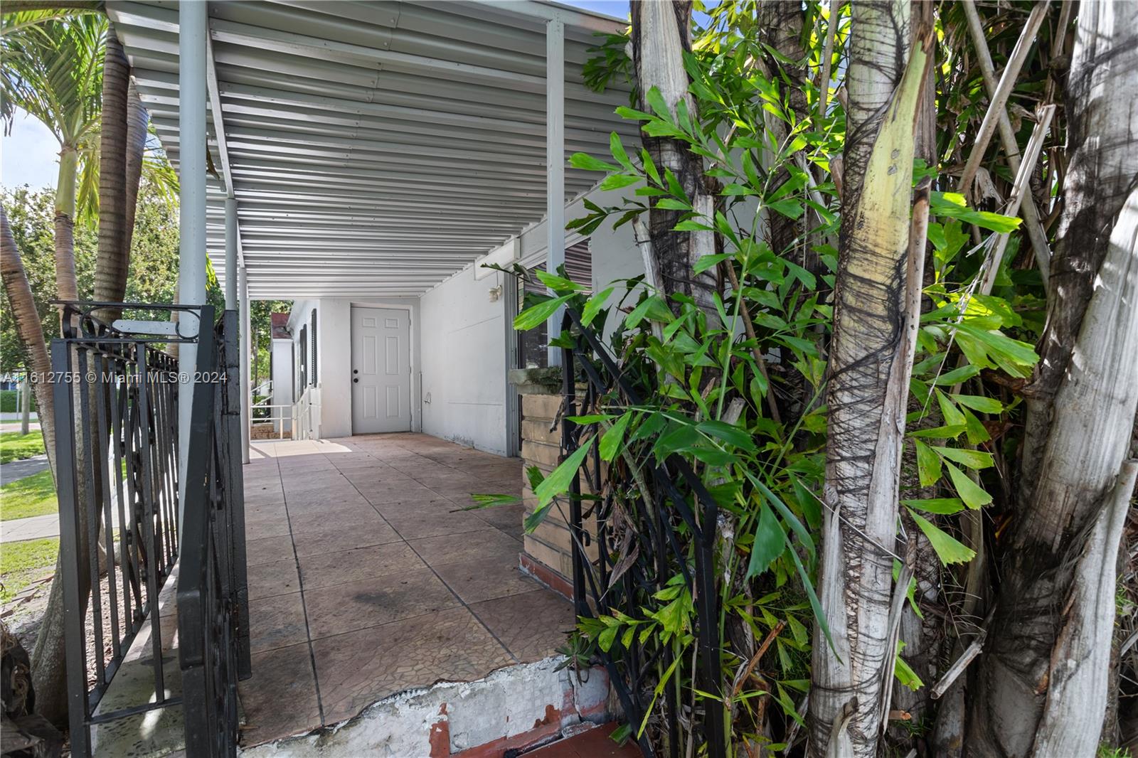 1170 SW 18th St