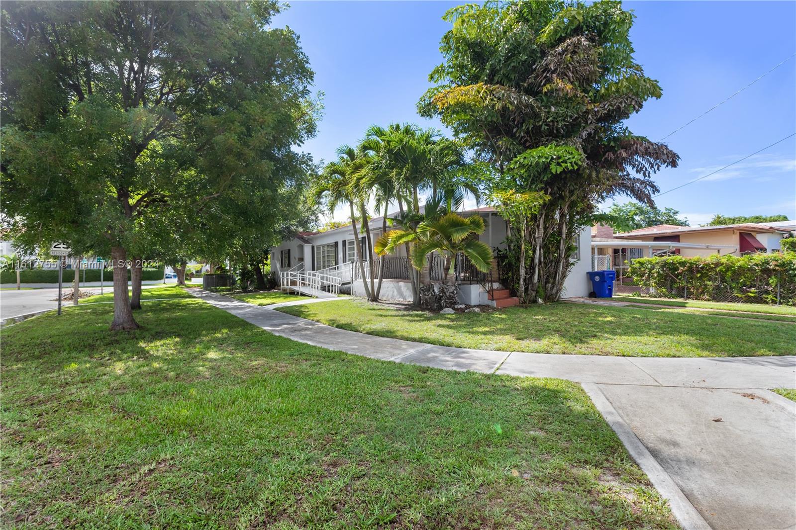 1170 SW 18th St