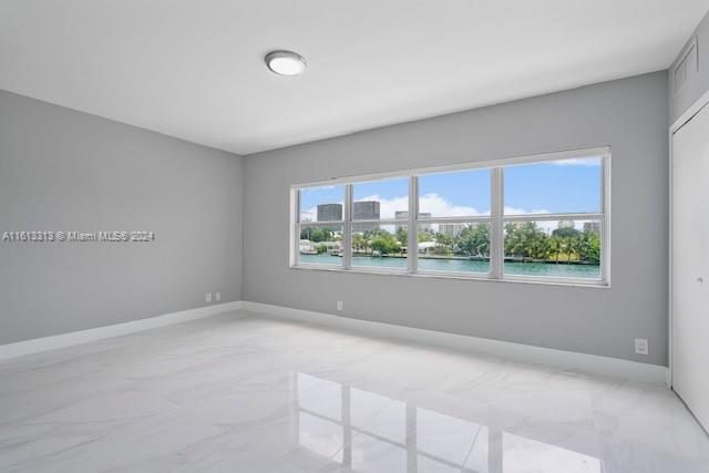 9381 E Bay Harbor Dr # 204S