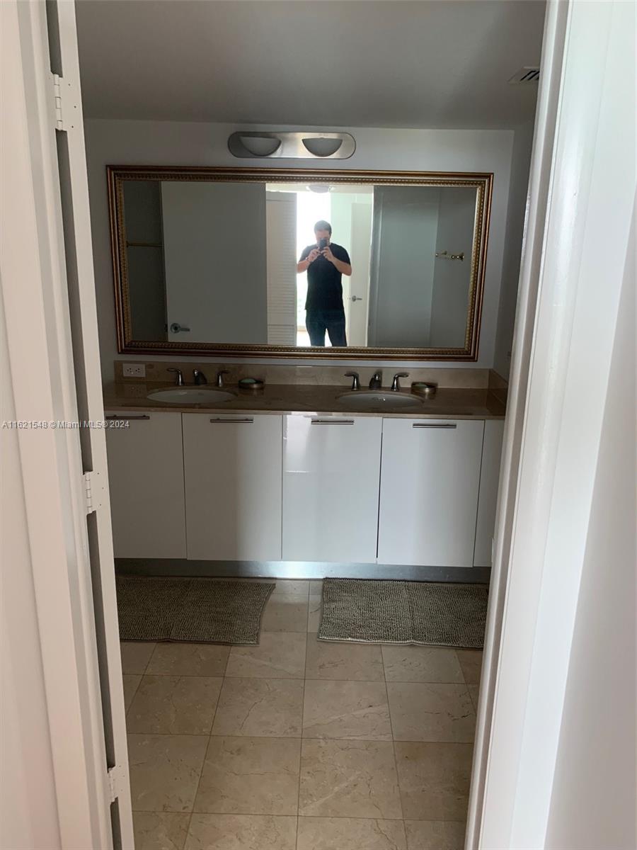 1800 N Bayshore Dr # 2310
