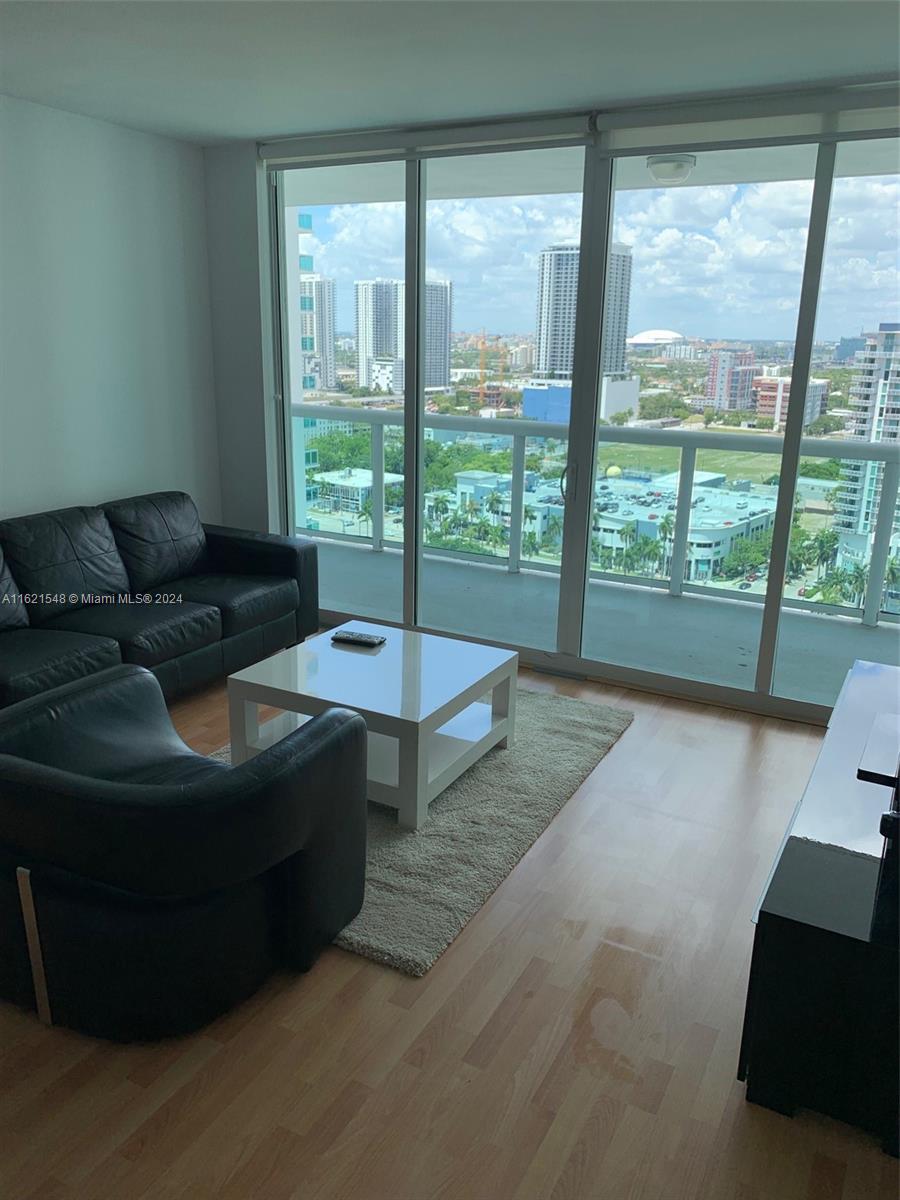 1800 N Bayshore Dr # 2310