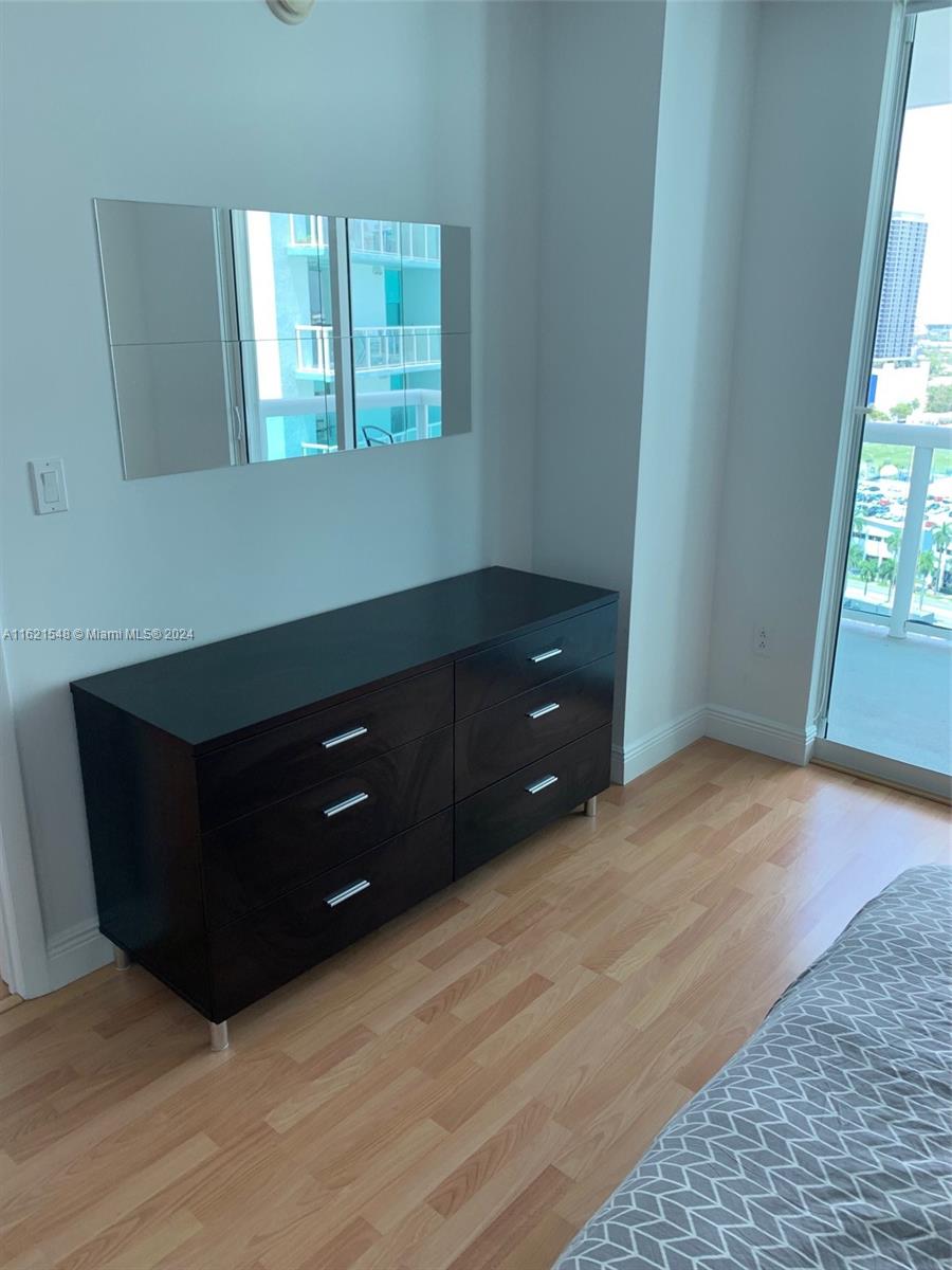 1800 N Bayshore Dr # 2310