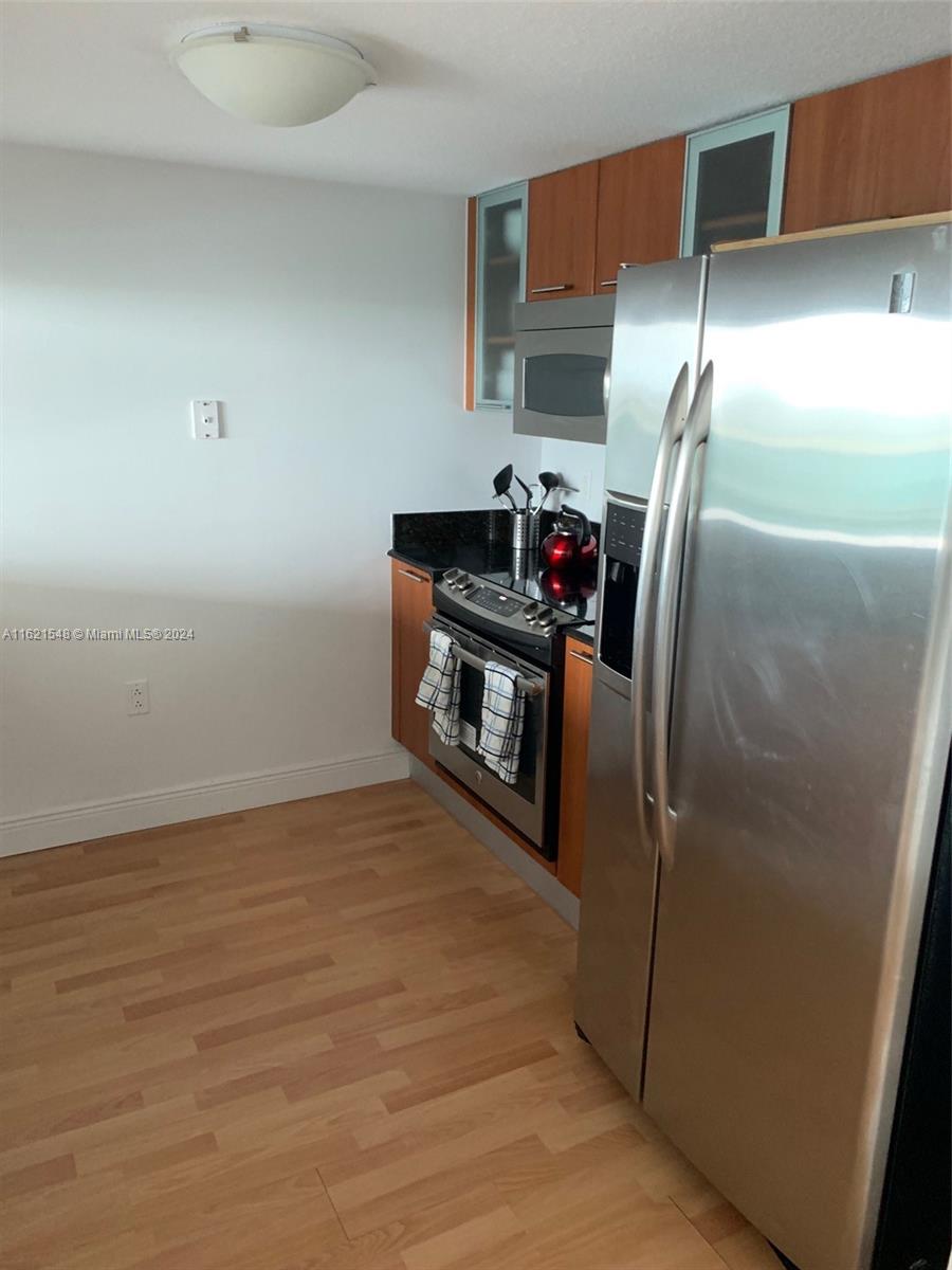 1800 N Bayshore Dr # 2310