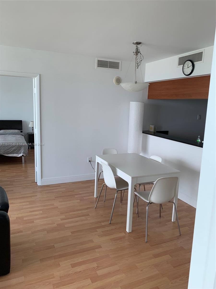 1800 N Bayshore Dr # 2310