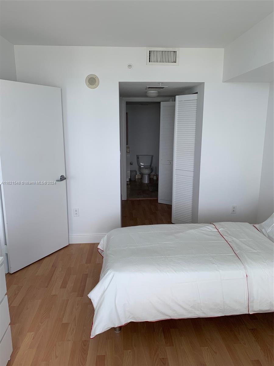 1800 N Bayshore Dr # 2310