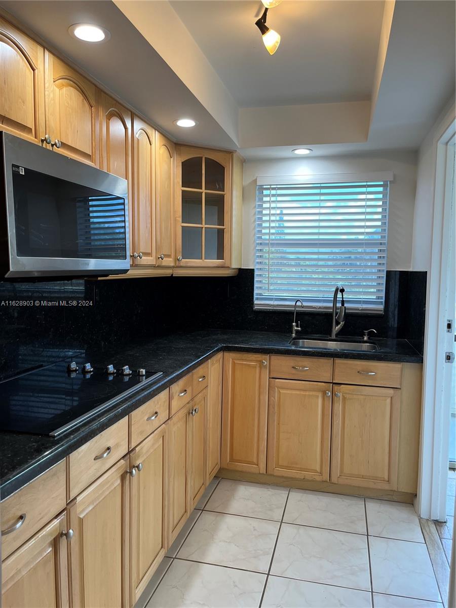 1425 Arthur St # 403A