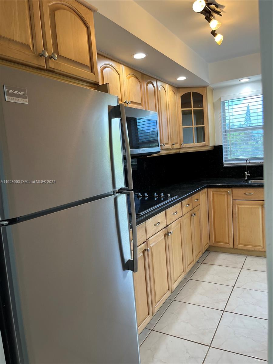 1425 Arthur St # 403A