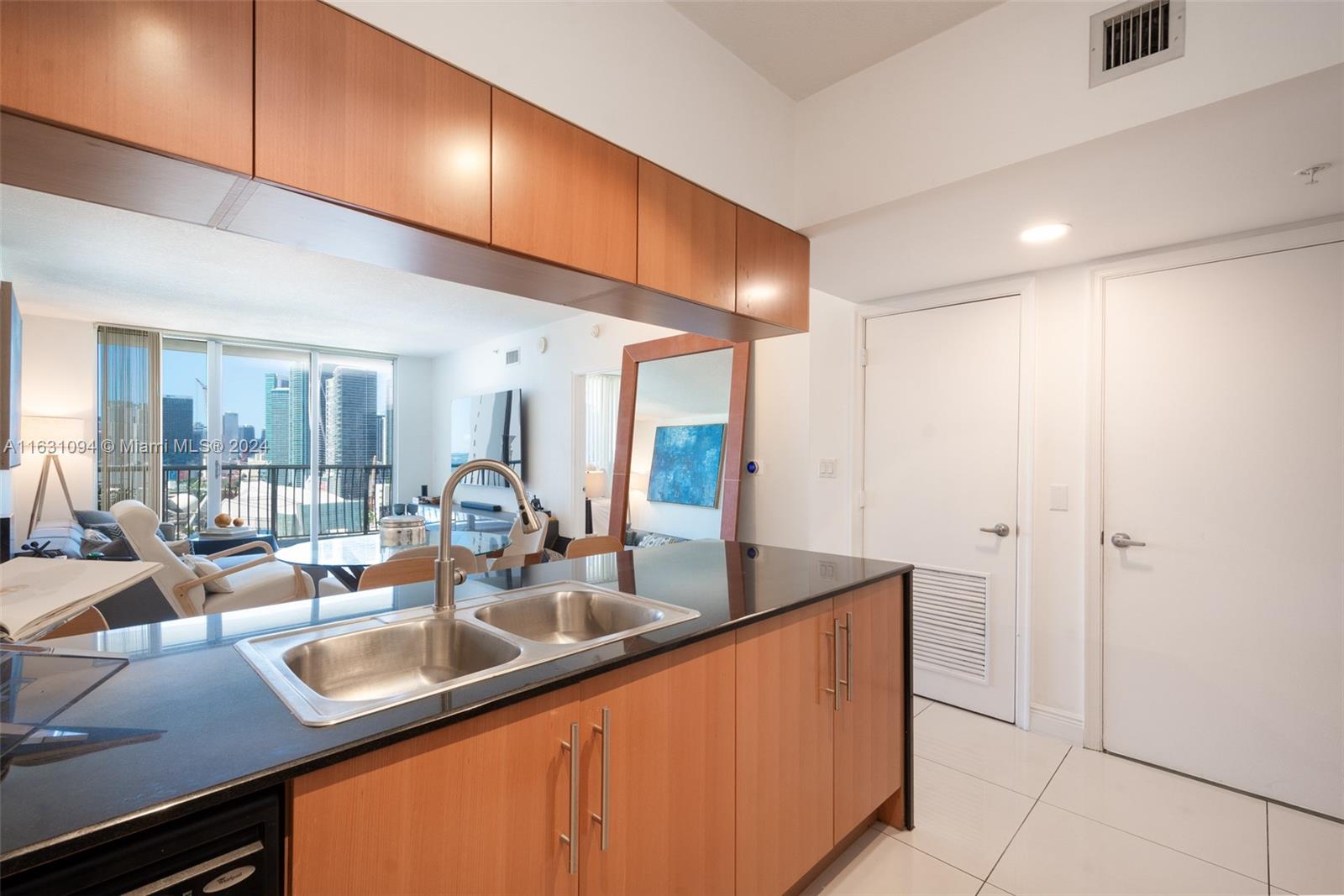 1750 N Bayshore Dr # 2510