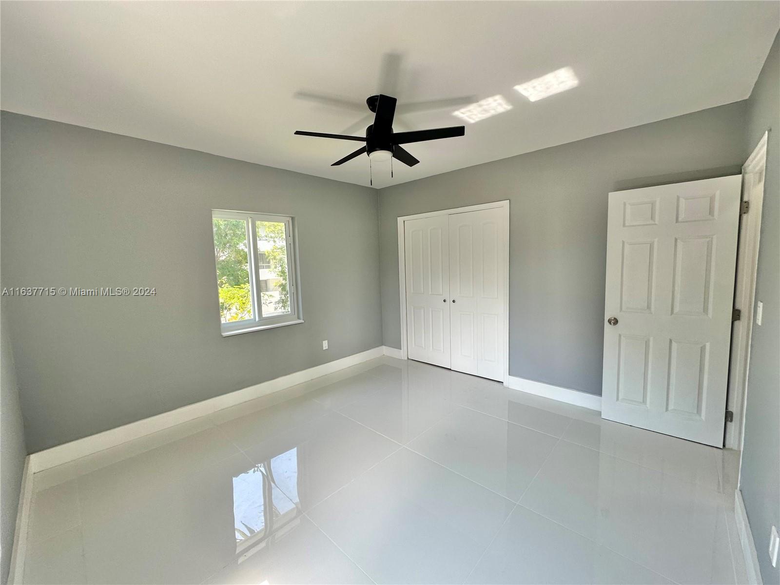 300 Mendoza Ave # 3