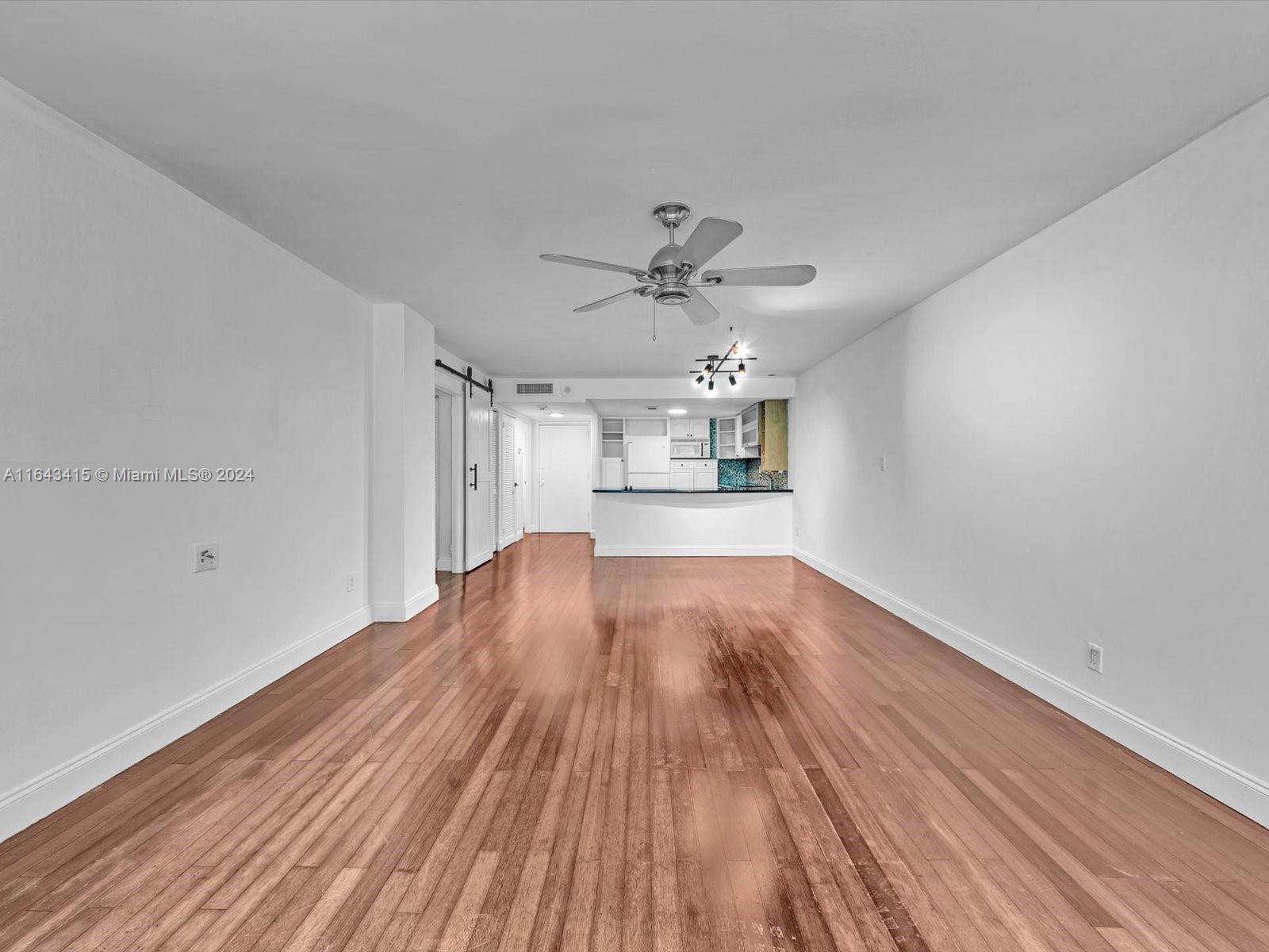 1420 Brickell Bay Dr # 302E