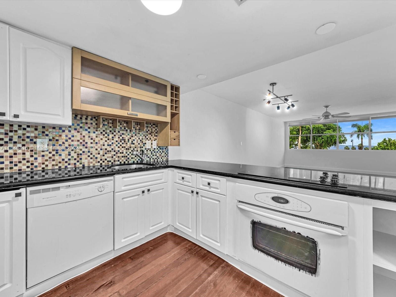 1420 Brickell Bay Dr # 302E