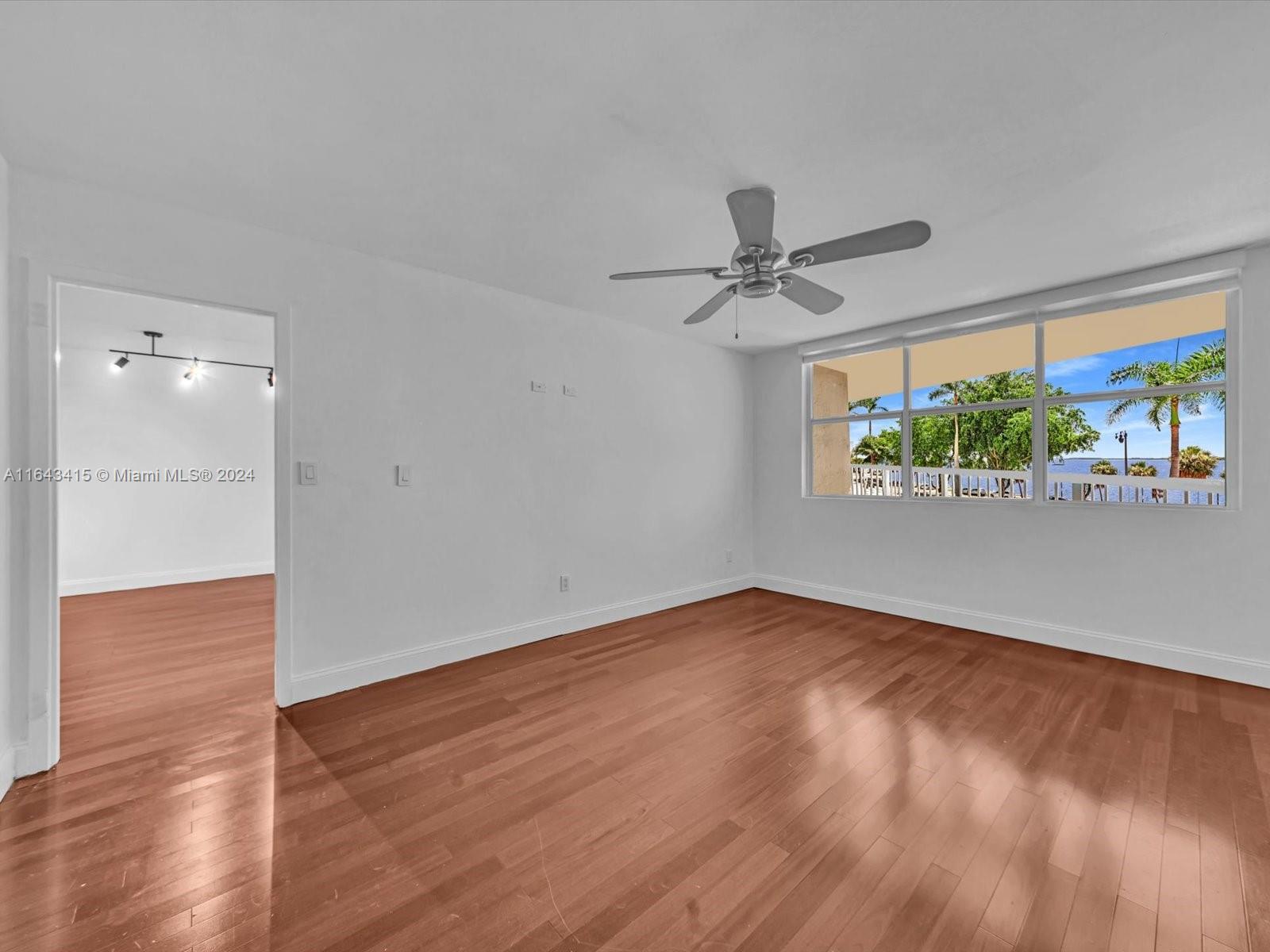 1420 Brickell Bay Dr # 302E