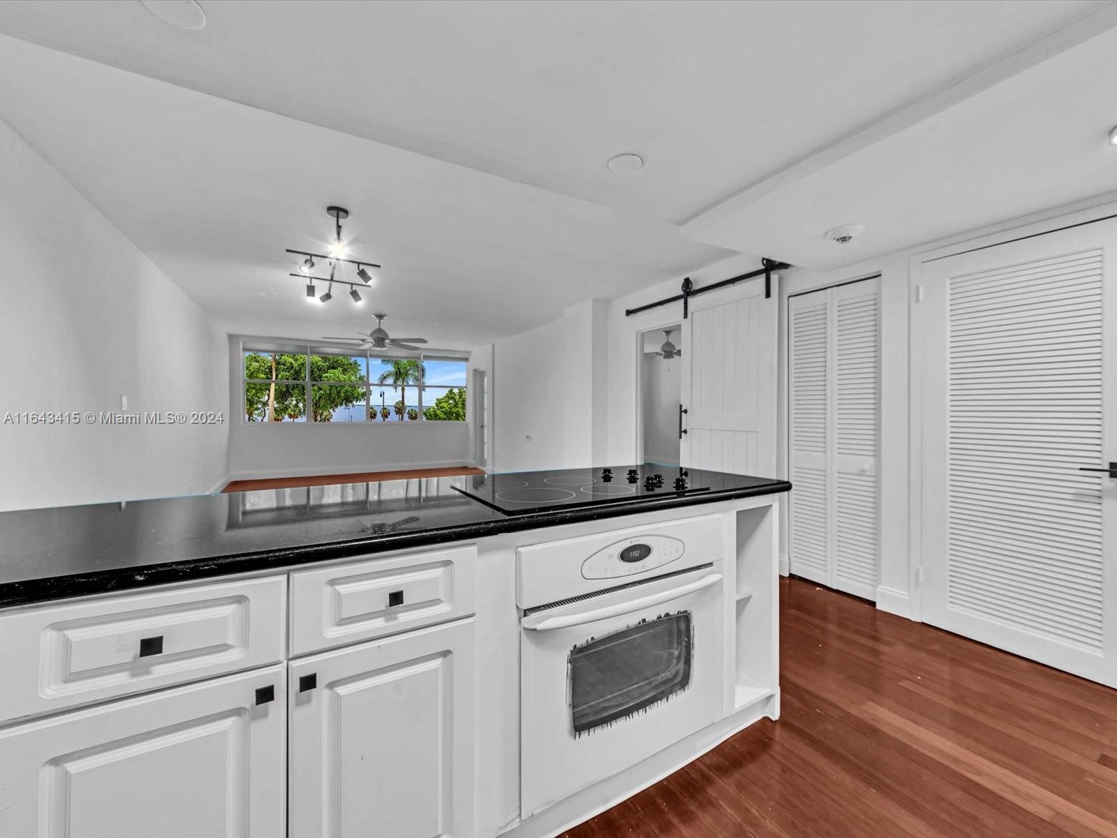 1420 Brickell Bay Dr # 302E