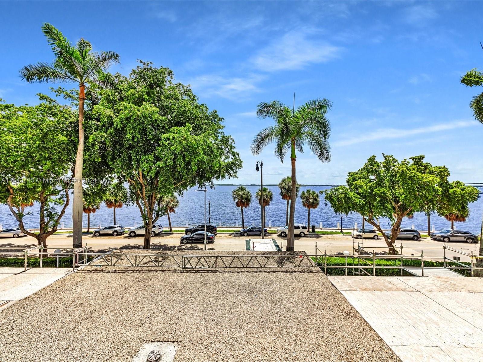 1420 Brickell Bay Dr # 302E
