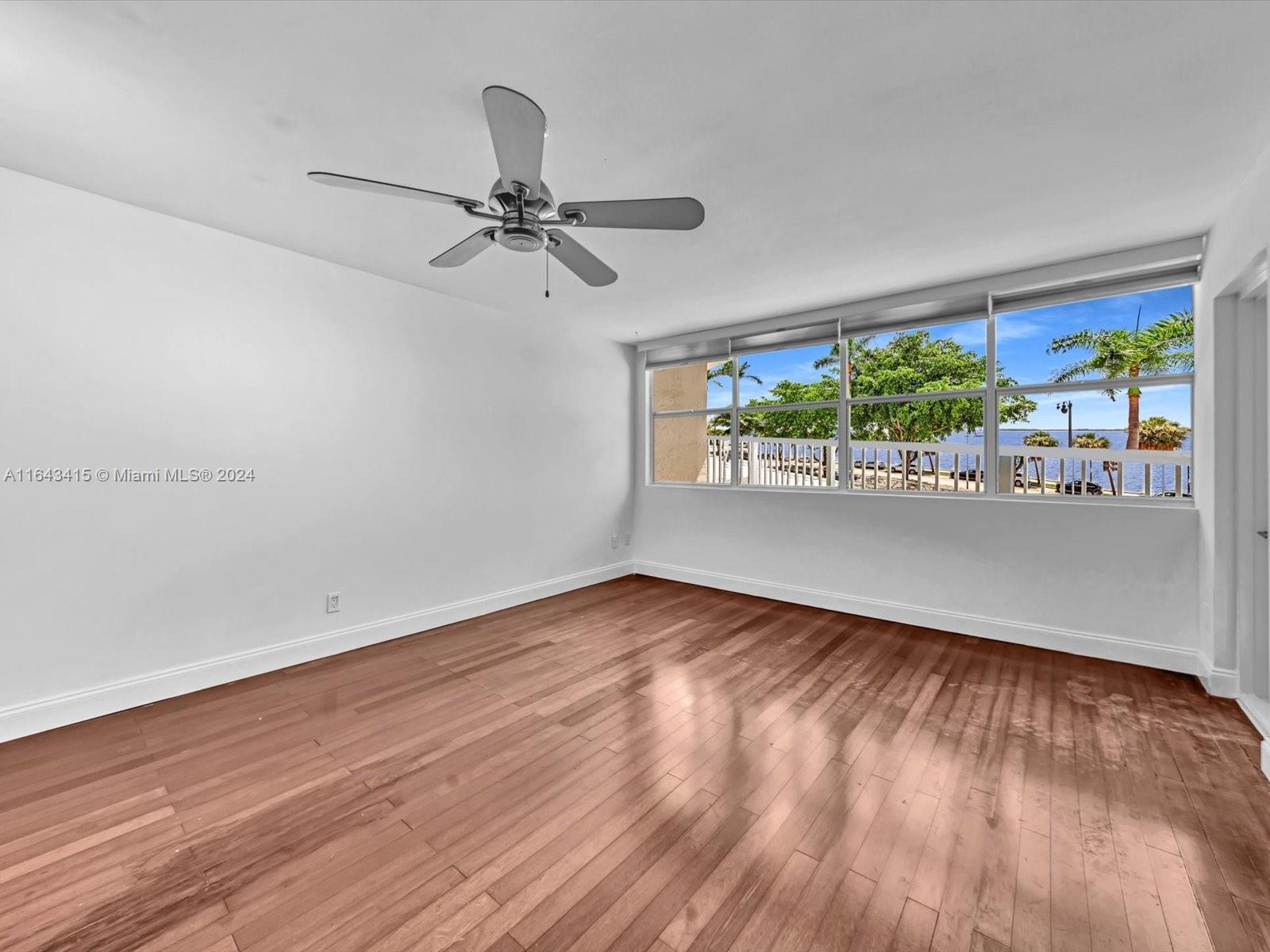 1420 Brickell Bay Dr # 302E