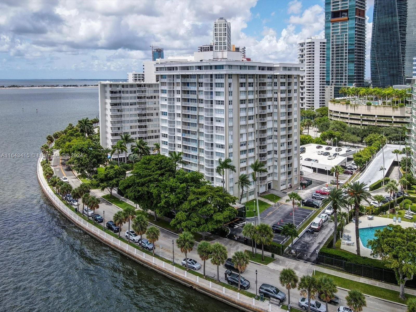 1420 Brickell Bay Dr # 302E