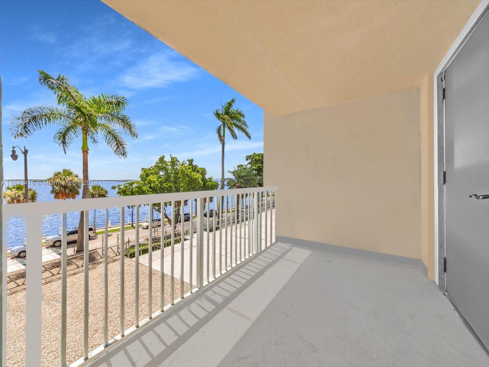 1420 Brickell Bay Dr # 302E