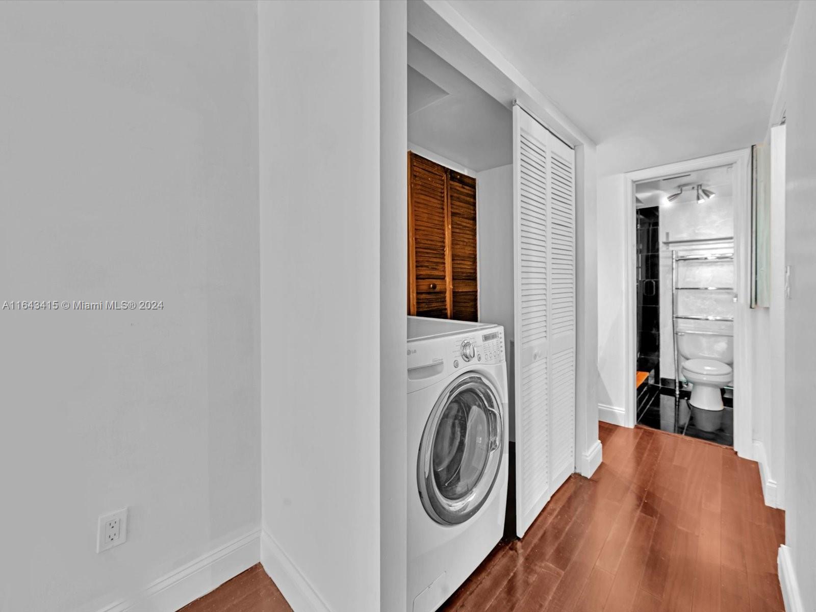 1420 Brickell Bay Dr # 302E