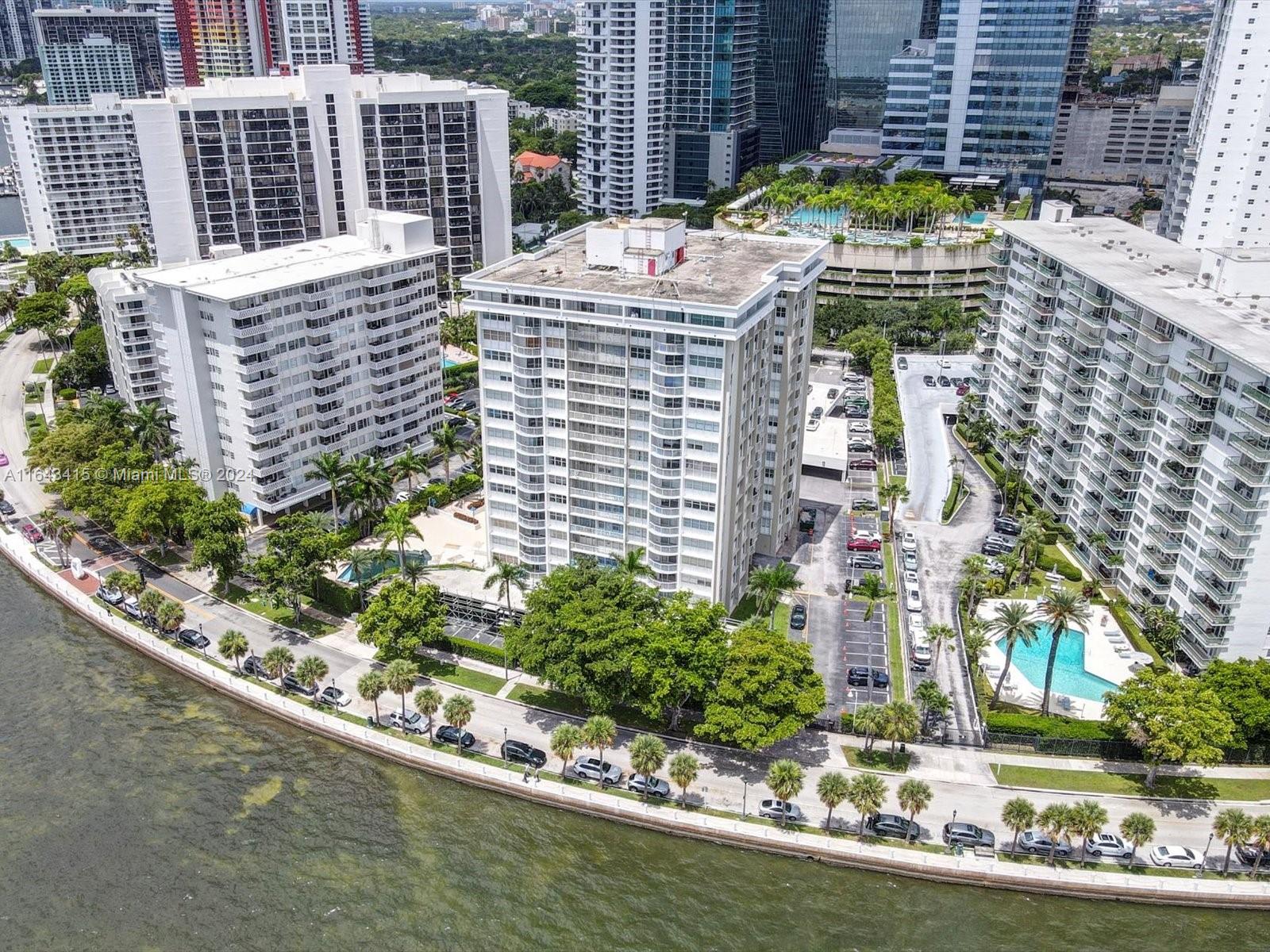 1420 Brickell Bay Dr # 302E