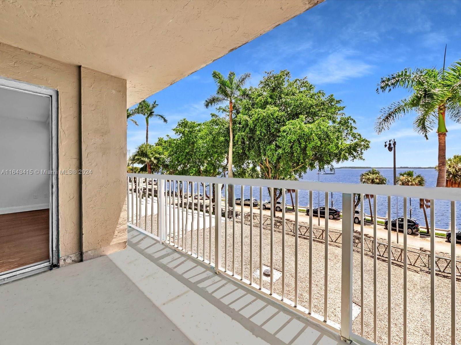 1420 Brickell Bay Dr # 302E