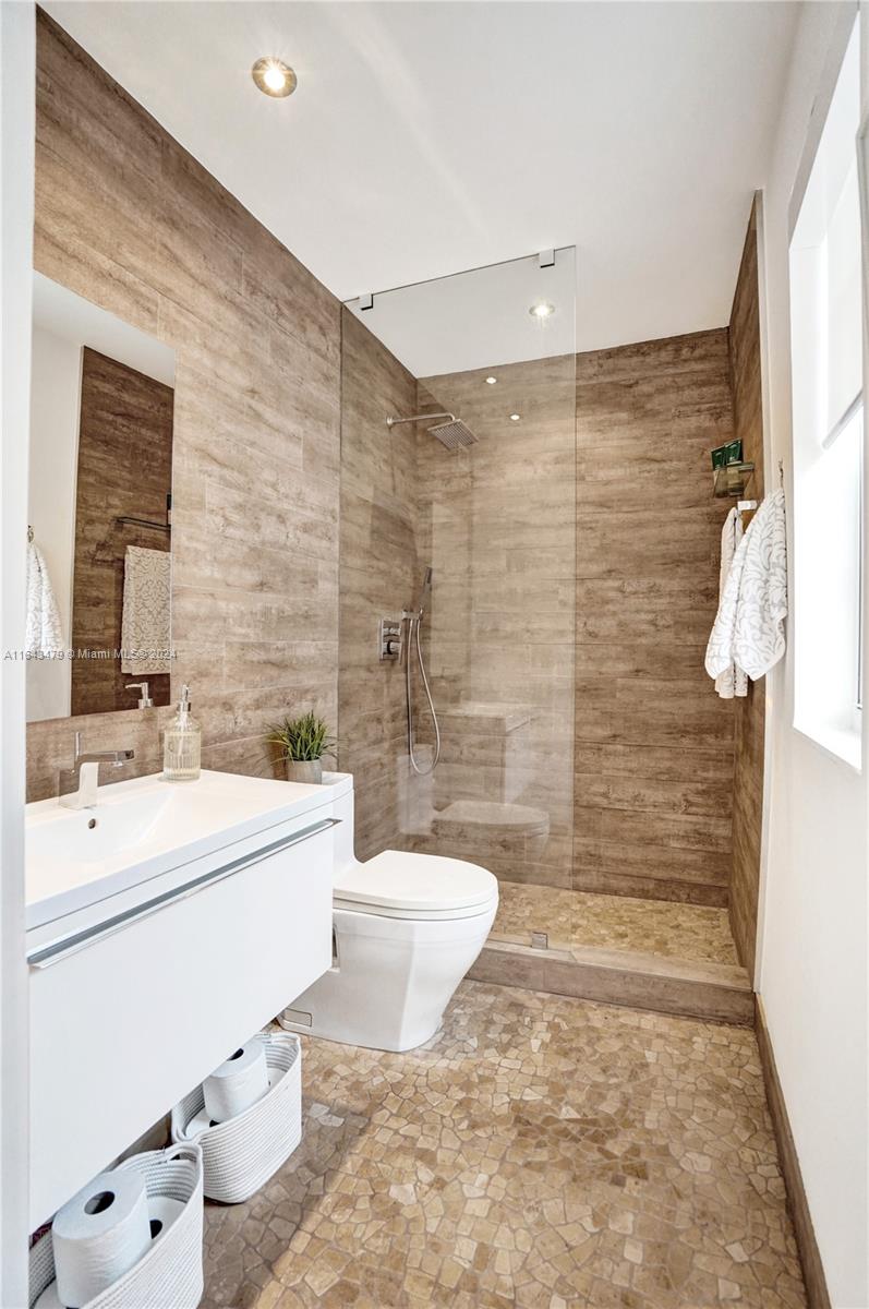 1337 Euclid Ave # 206