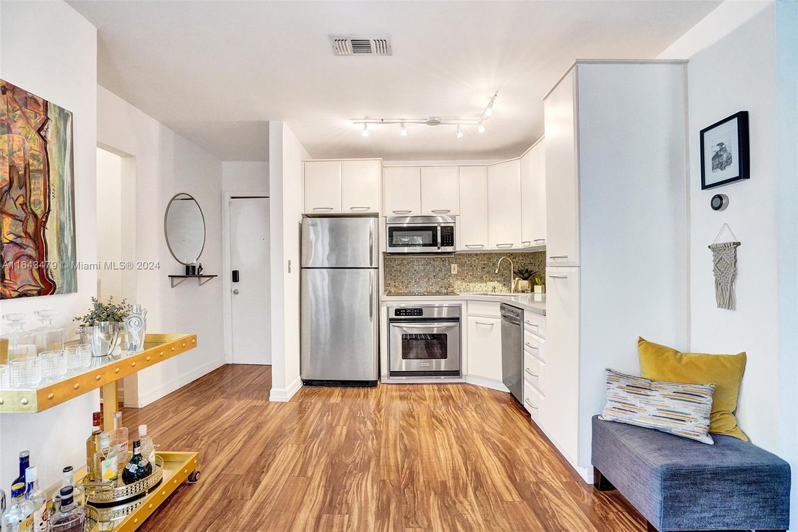 1337 Euclid Ave # 206