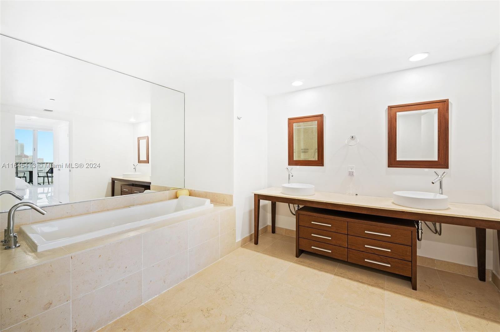 495 Brickell Ave # 3301