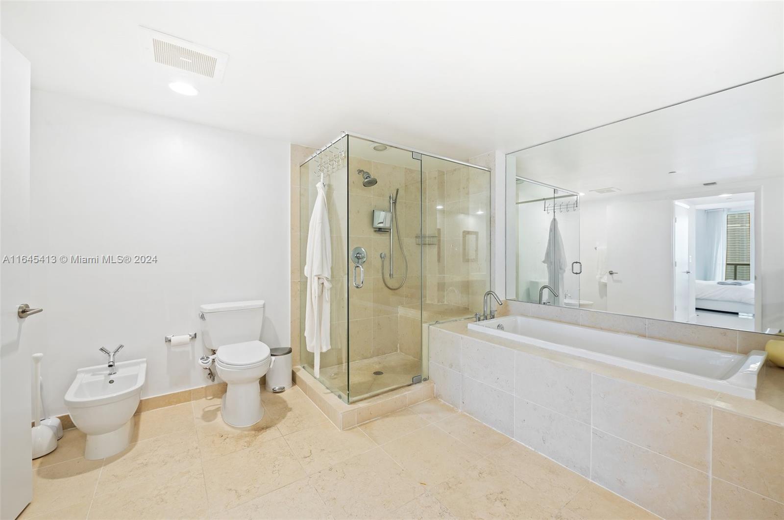 495 Brickell Ave # 3301