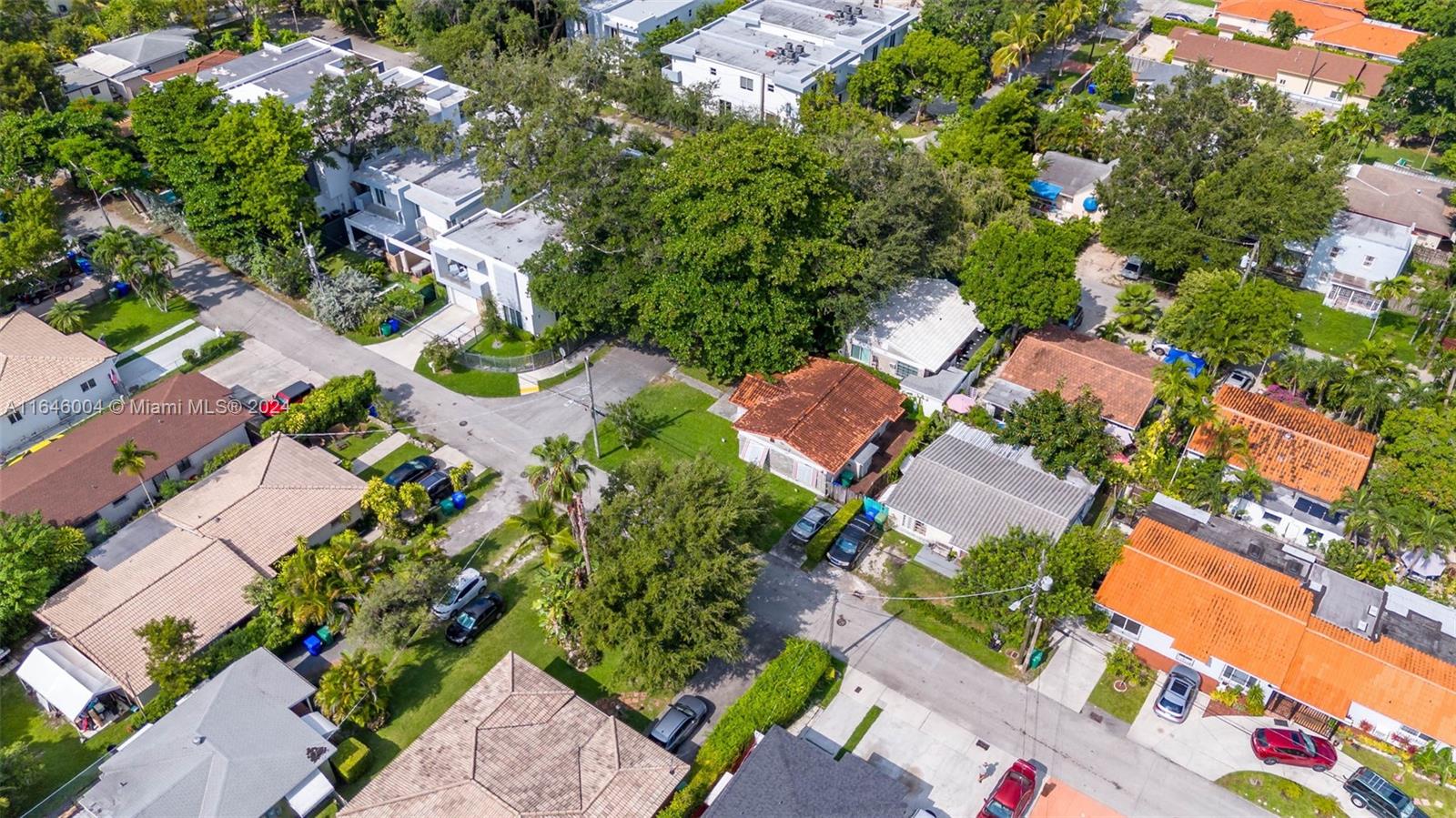 3301 SW 28th Ter