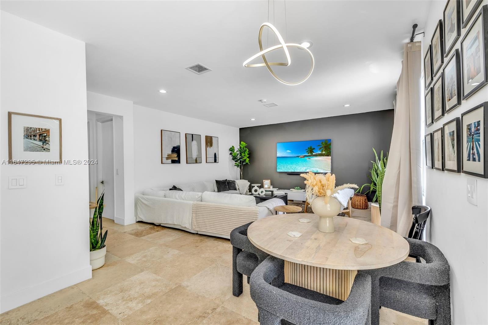 3767 W Gardenia Ave