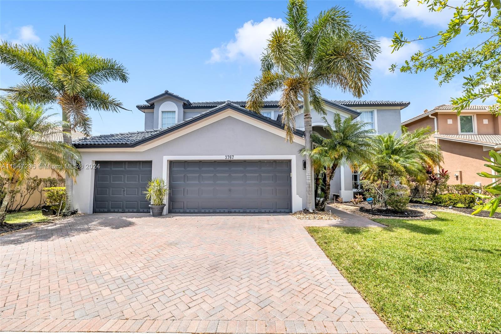 3767 W Gardenia Ave