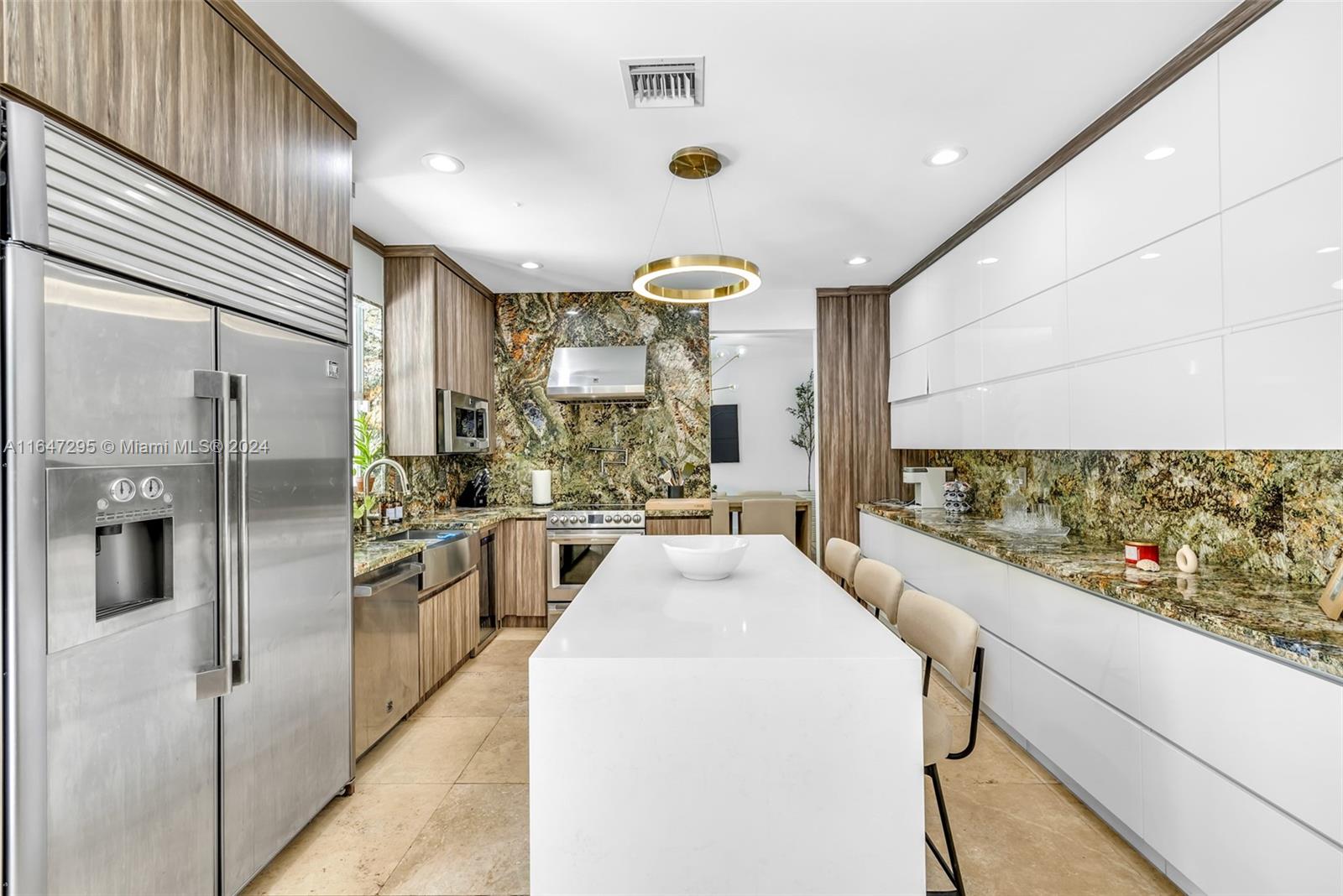 3767 W Gardenia Ave