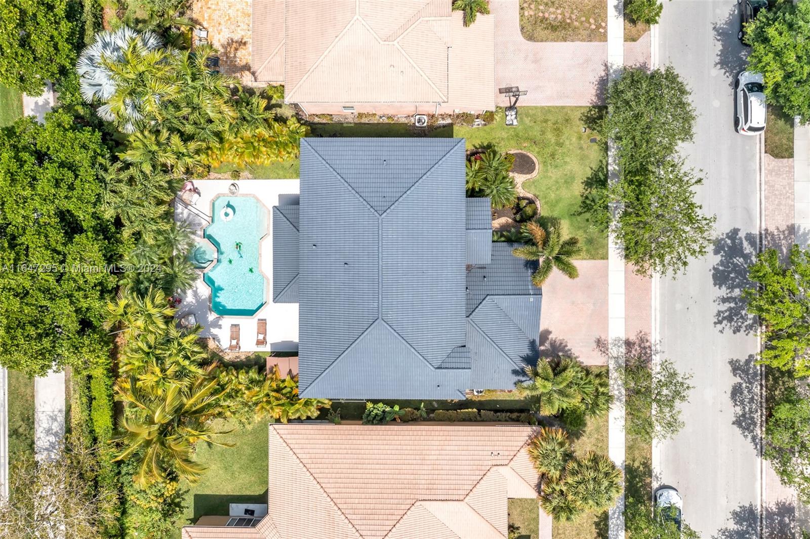 3767 W Gardenia Ave
