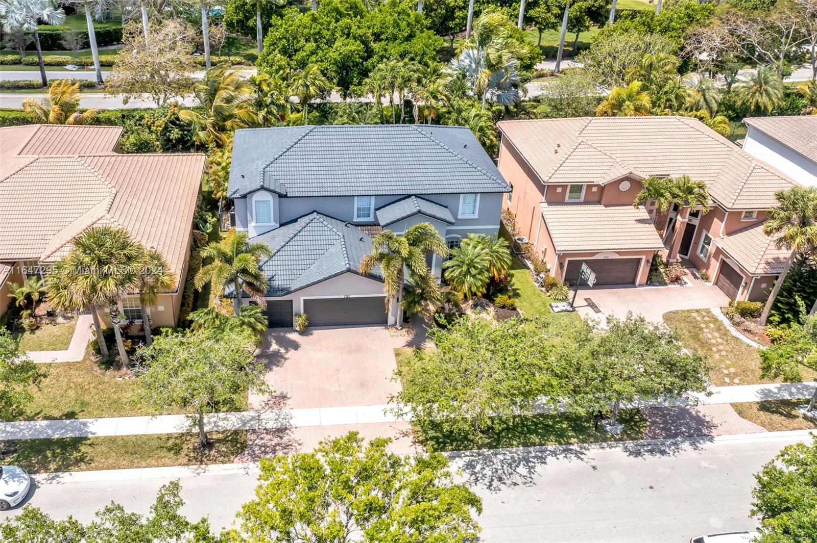 3767 W Gardenia Ave