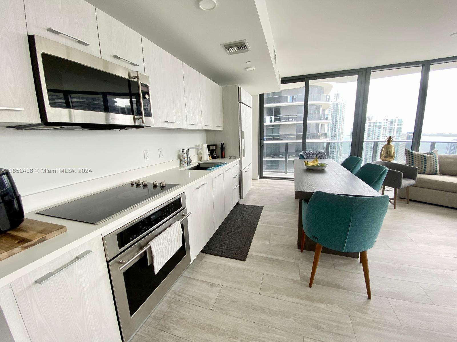55 SW 9th St # 3803