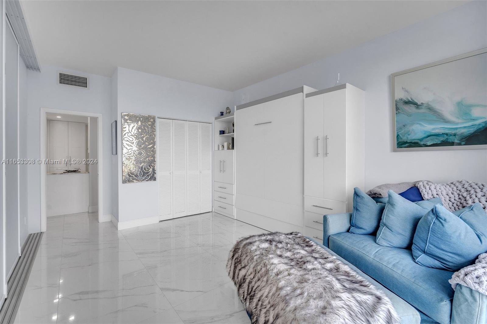 1600 S Ocean Dr Unit: PHB