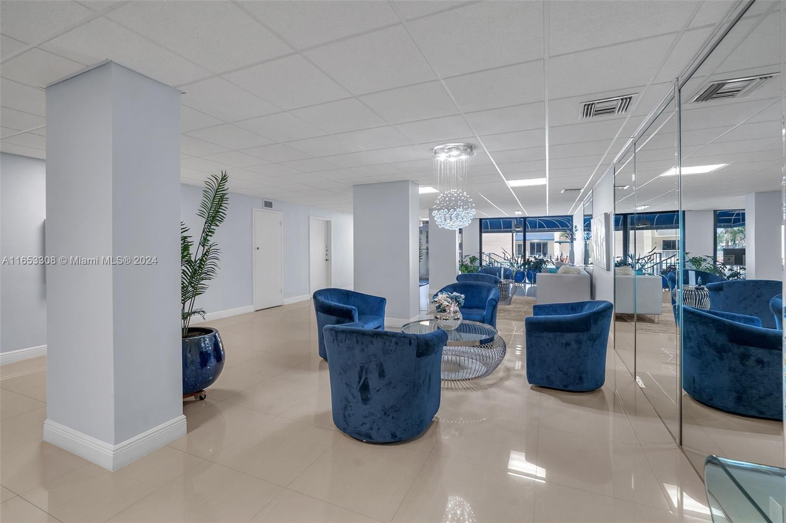 1600 S Ocean Dr Unit: PHB