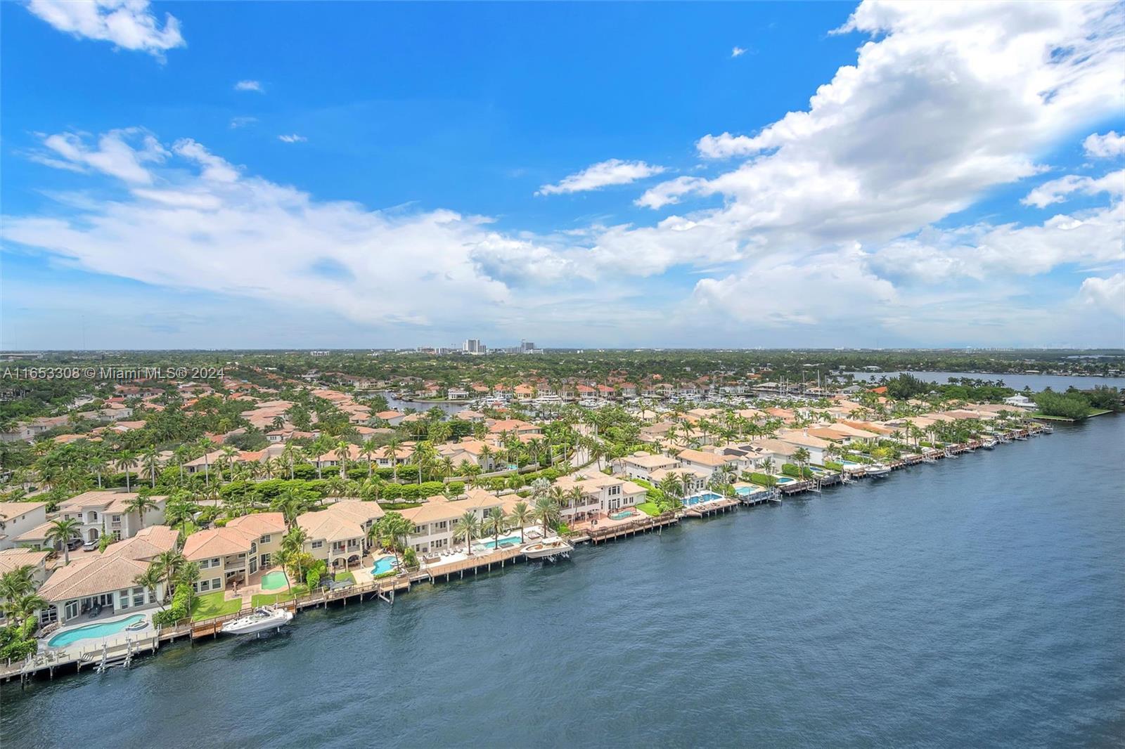 1600 S Ocean Dr Unit: PHB