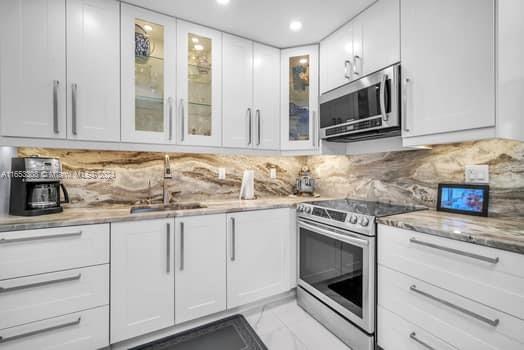 1600 S Ocean Dr Unit: PHB