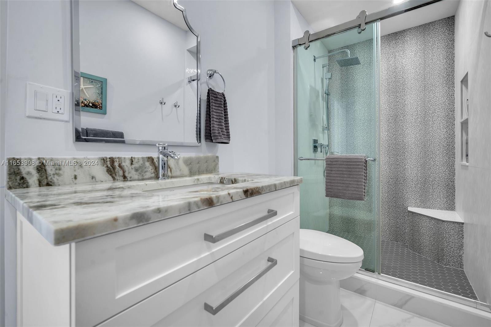 1600 S Ocean Dr Unit: PHB