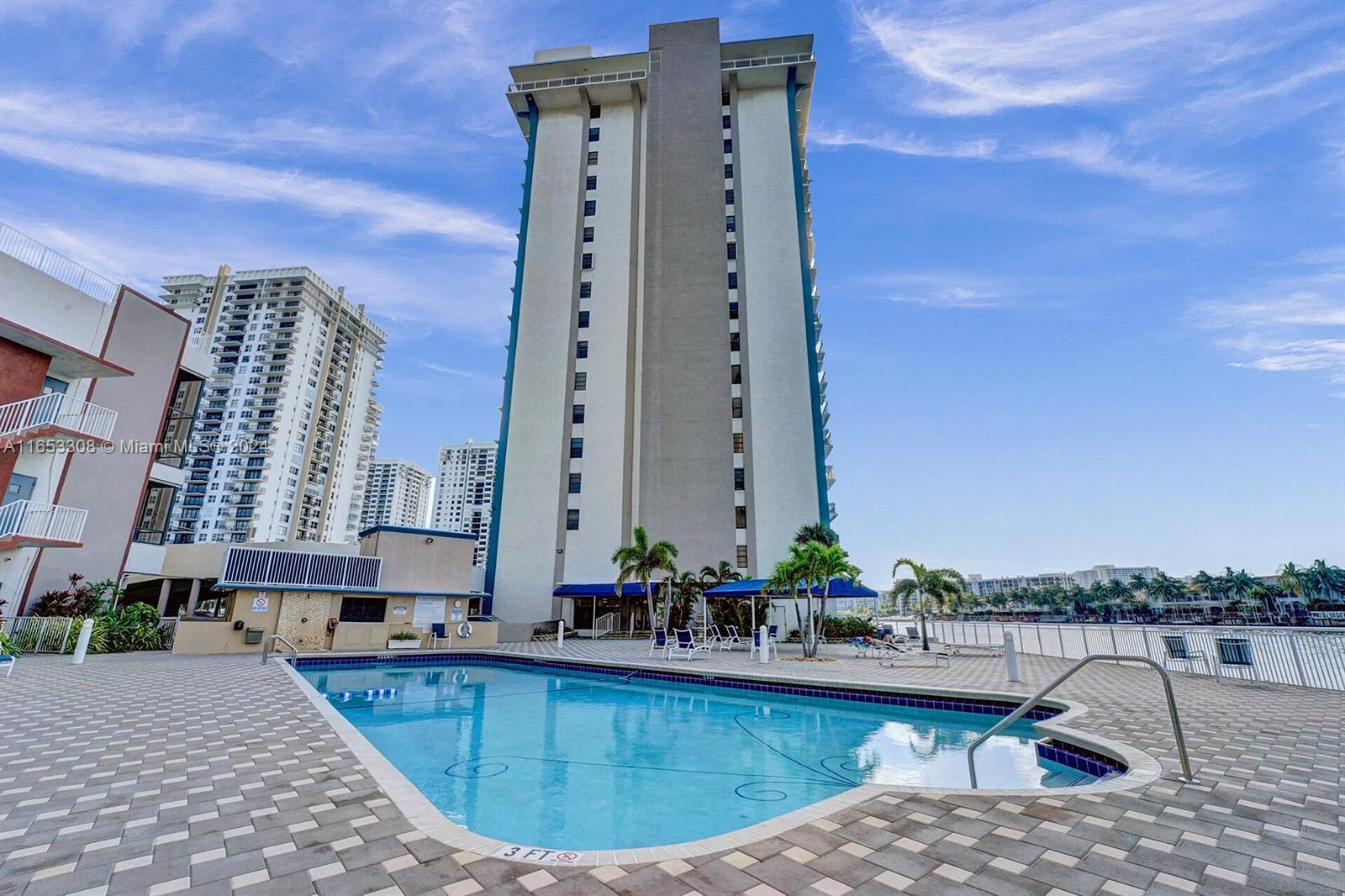 1600 S Ocean Dr Unit: PHB