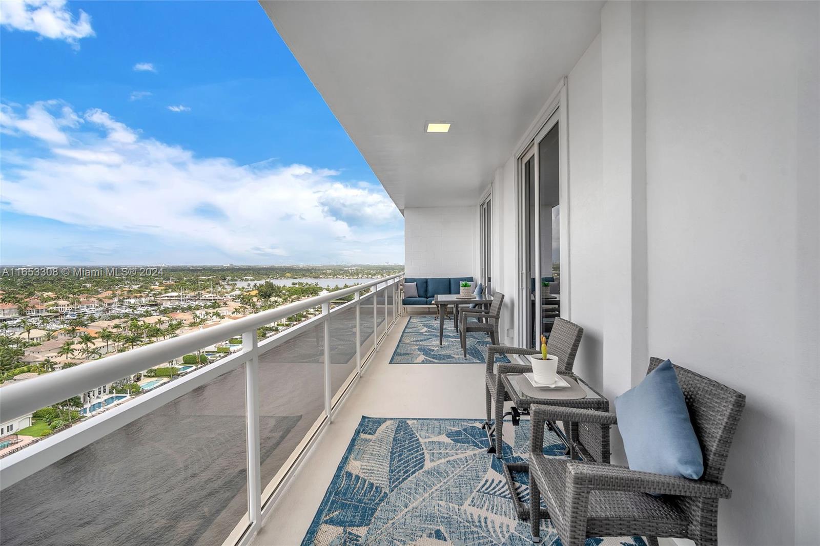 1600 S Ocean Dr Unit: PHB