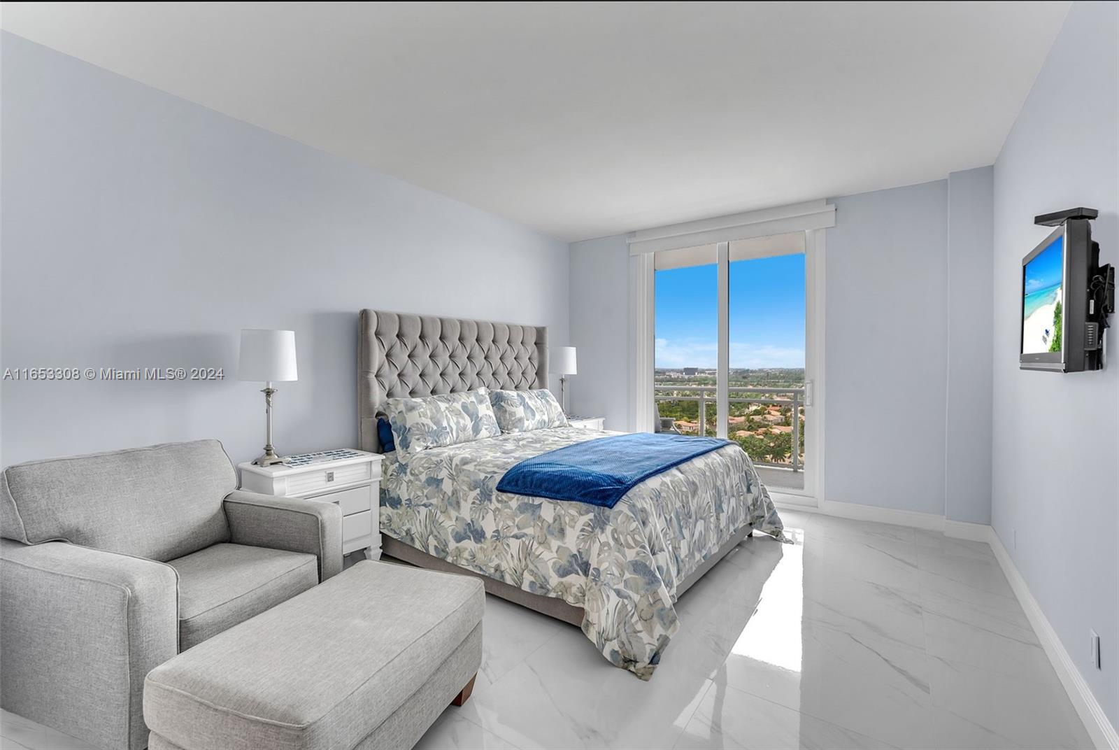 1600 S Ocean Dr Unit: PHB