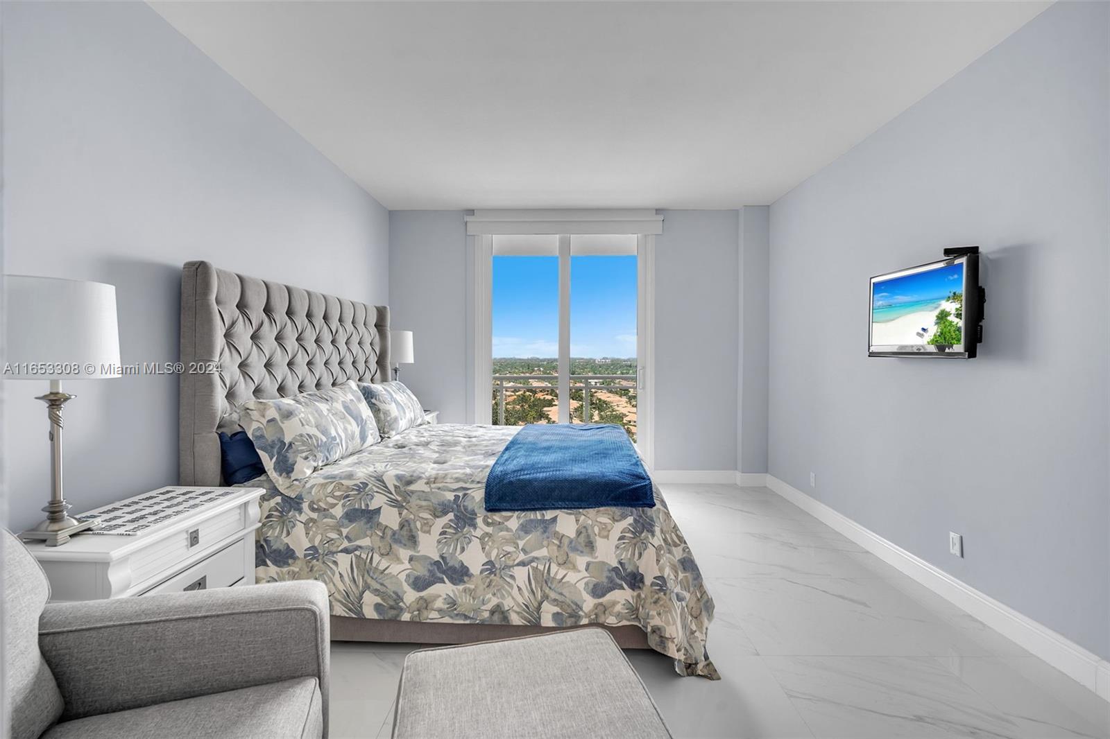 1600 S Ocean Dr Unit: PHB