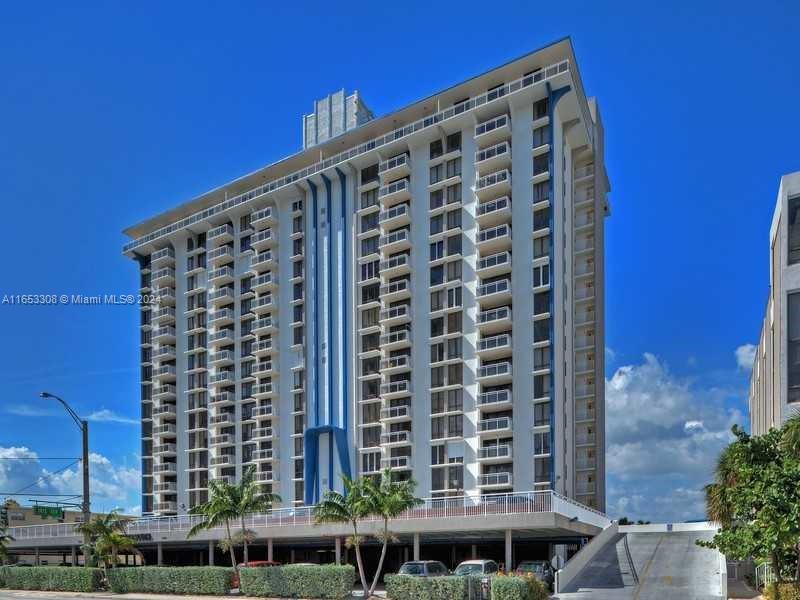 1600 S Ocean Dr Unit: PHB